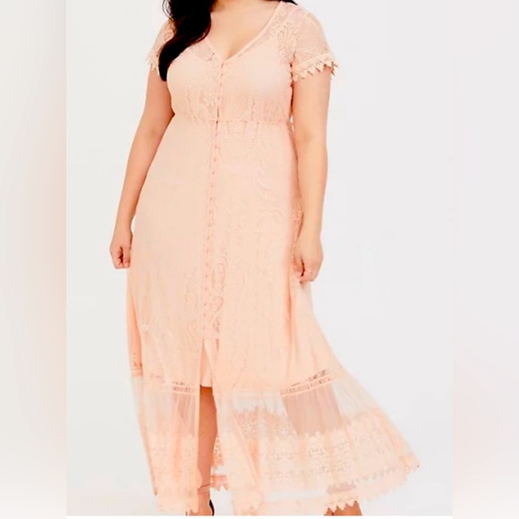 New with Tags 1X (14/16) Torrid Peach Lace Maxi Dress - Picture 2 of 5